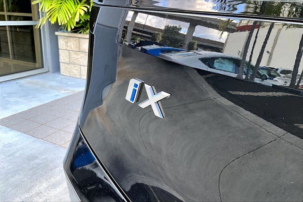 Thumbnail: 2025 BMW iX - 7