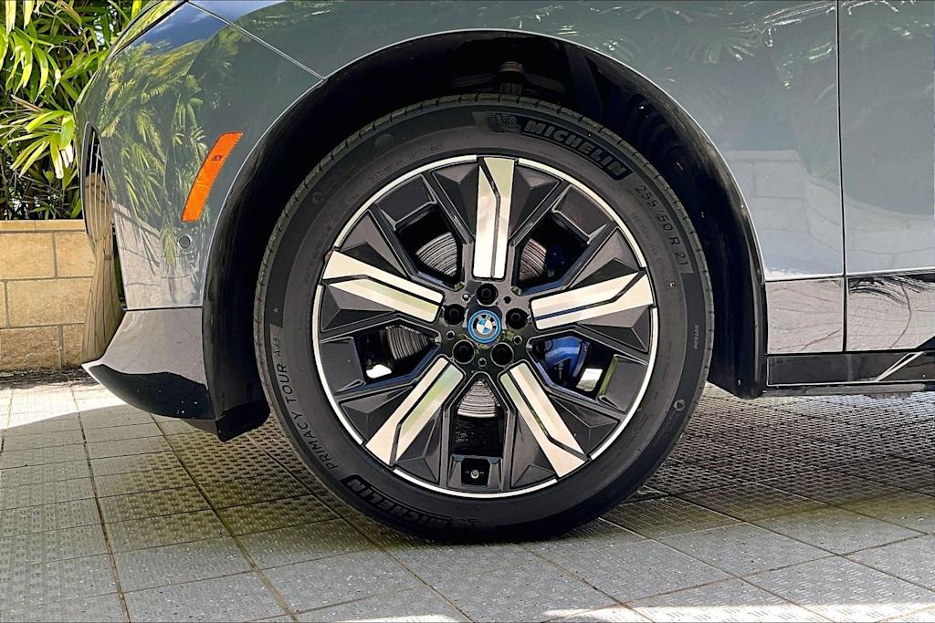 Thumbnail: 2024 BMW iX - 8