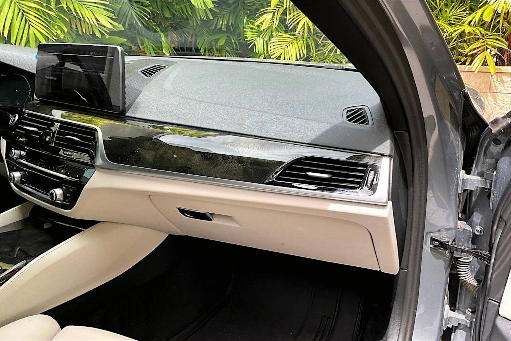 Thumbnail: 2023 BMW 5 Series - 24
