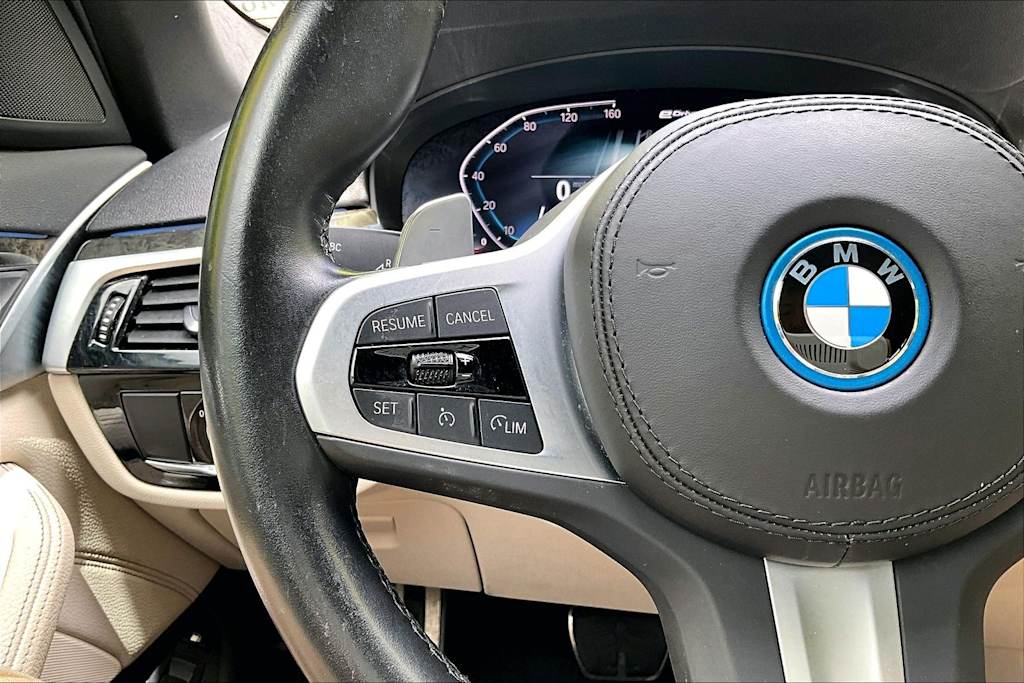 Thumbnail: 2023 BMW 5 Series - 25