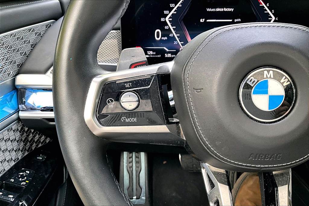 Thumbnail: 2023 BMW 7 Series - 23