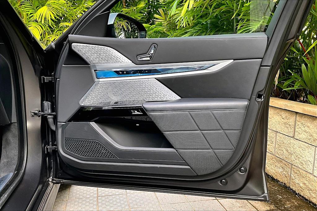 Thumbnail: 2023 BMW 7 Series - 27