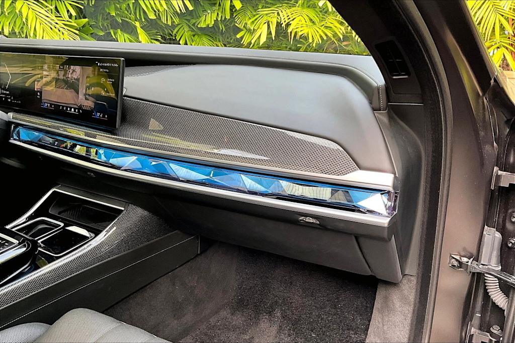 Thumbnail: 2023 BMW 7 Series - 22