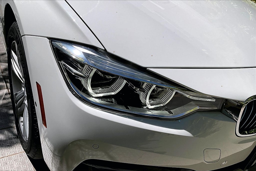 Thumbnail: 2017 BMW 3 Series - 31