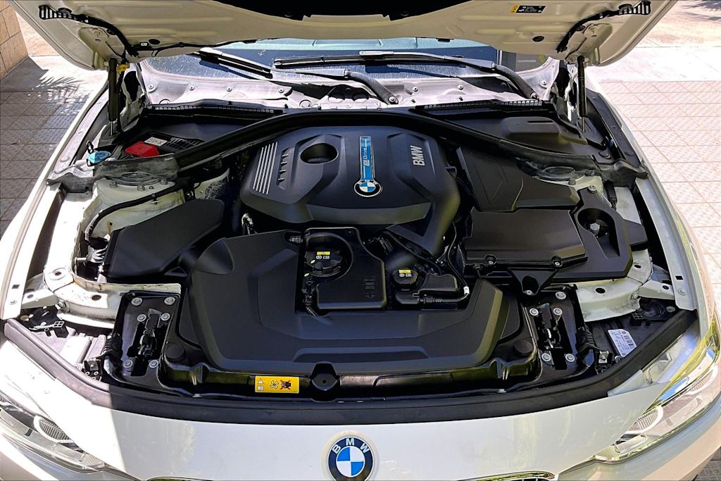 Thumbnail: 2017 BMW 3 Series - 9