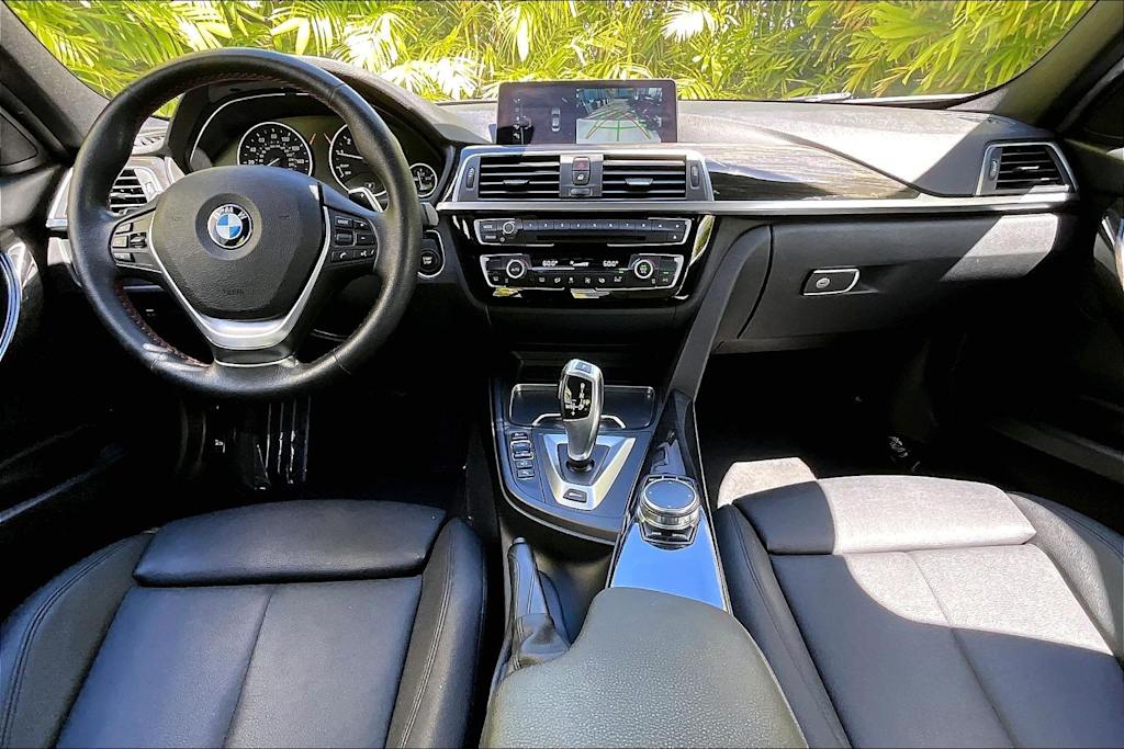 Thumbnail: 2017 BMW 3 Series - 10