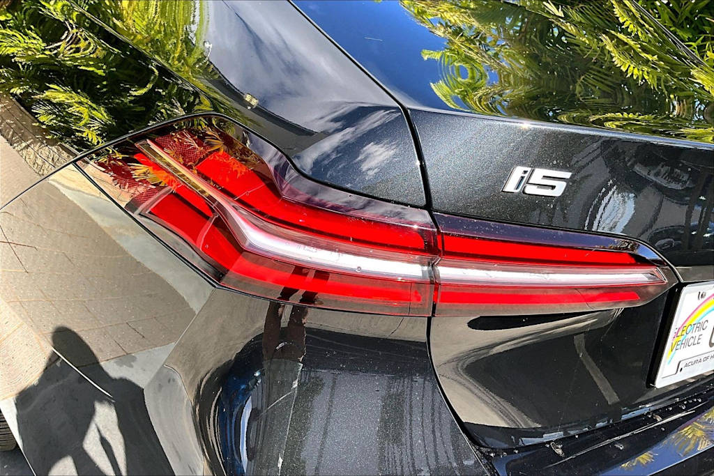 Thumbnail: 2024 BMW i5 - 32