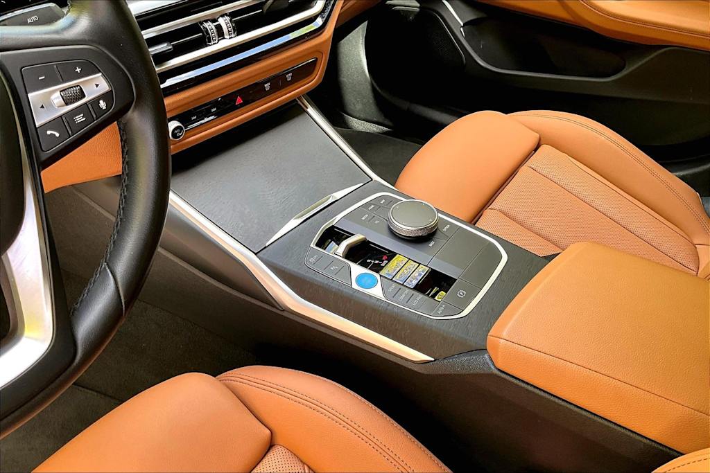 Thumbnail: 2024 BMW i4 - 17
