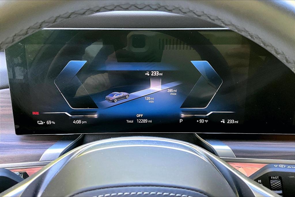 Thumbnail: 2023 BMW i7 - 18