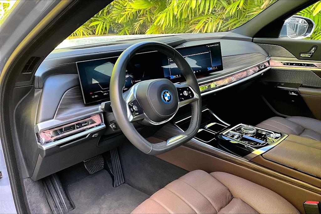 Thumbnail: 2023 BMW i7 - 2