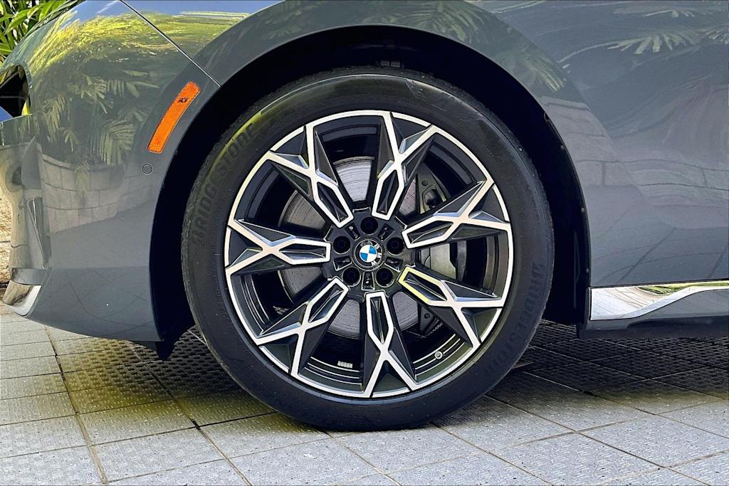 Thumbnail: 2023 BMW i7 - 8
