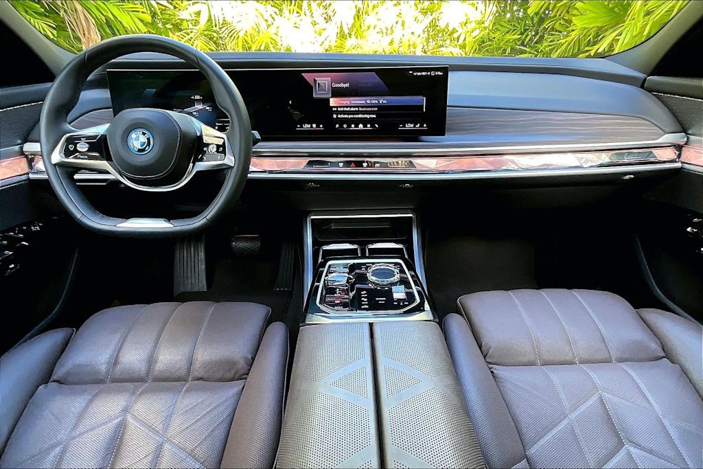 Thumbnail: 2023 BMW i7 - 10