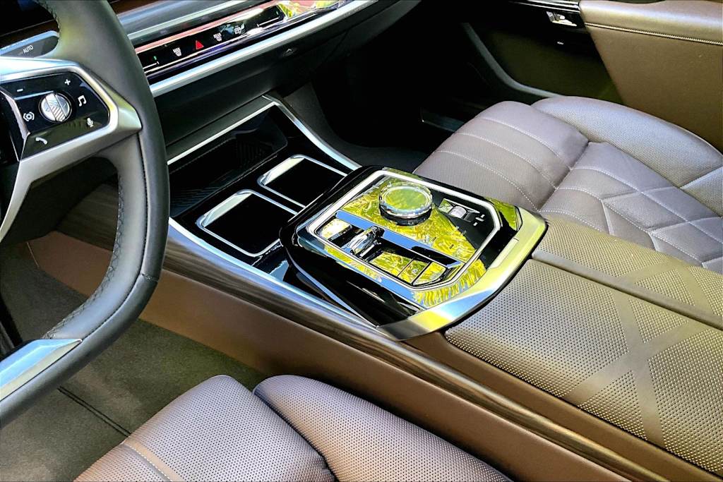 Thumbnail: 2023 BMW i7 - 17
