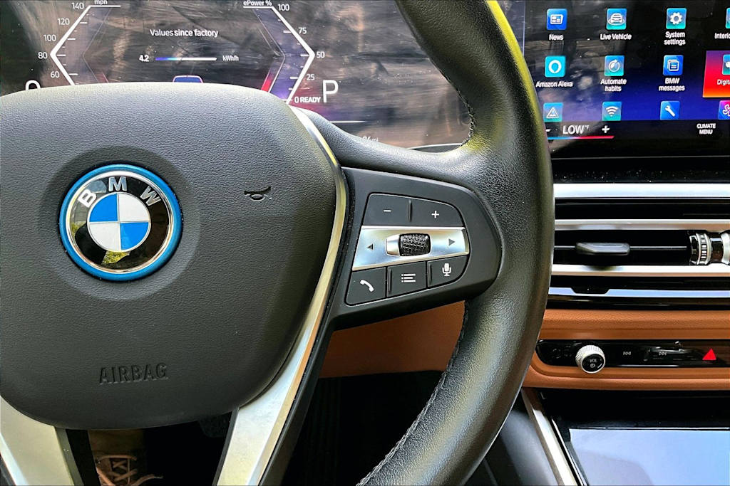 Thumbnail: 2023 BMW i4 - 26