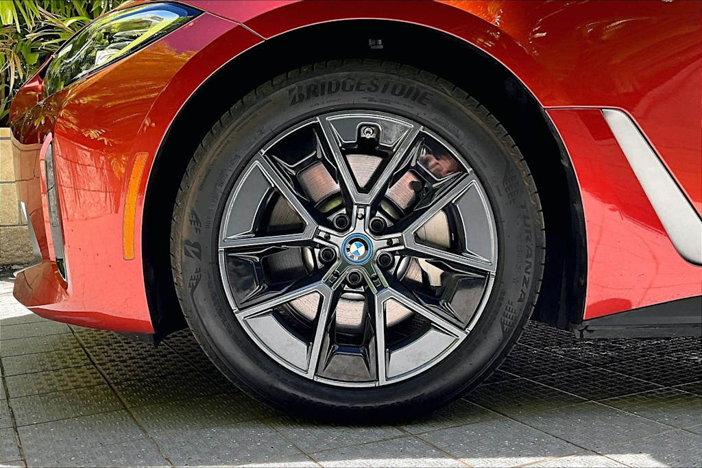 Thumbnail: 2023 BMW i4 - 8