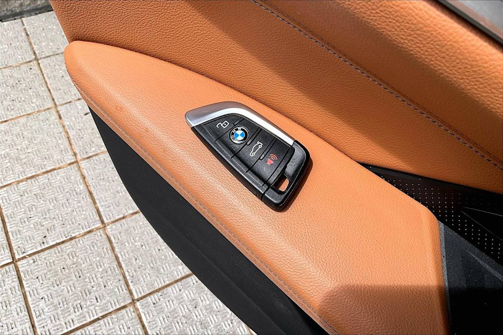 Thumbnail: 2023 BMW i4 - 21