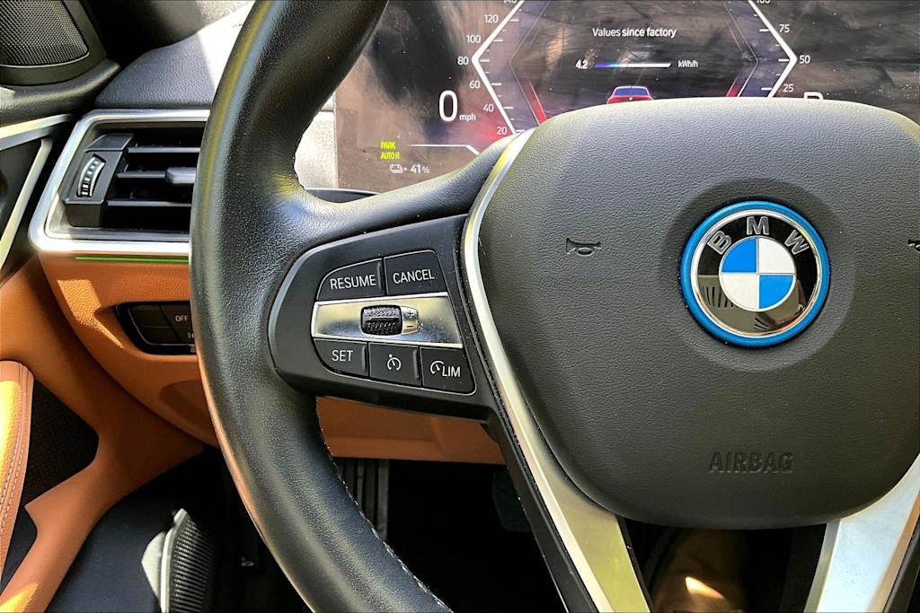 Thumbnail: 2023 BMW i4 - 25