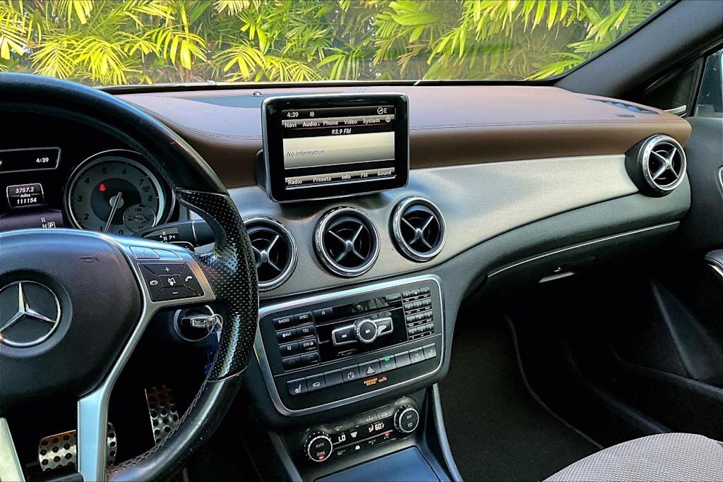Thumbnail: 2015 Mercedes-Benz GLA - 14