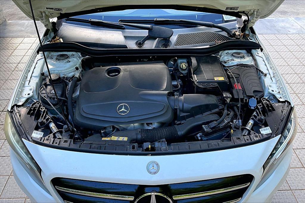 Thumbnail: 2015 Mercedes-Benz GLA - 9
