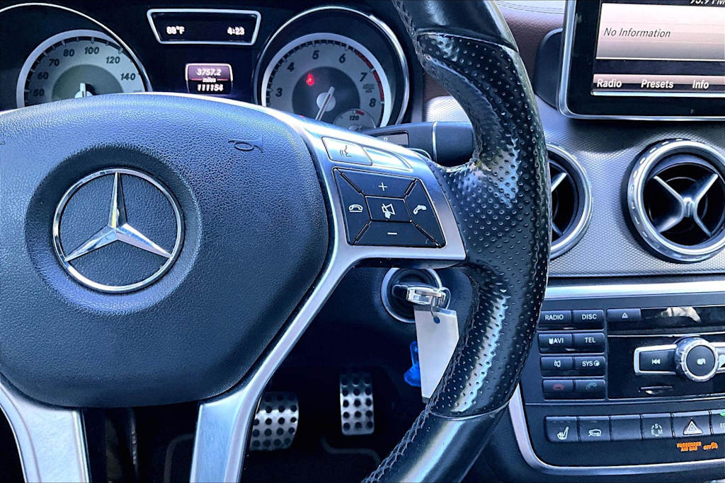 Thumbnail: 2015 Mercedes-Benz GLA - 26