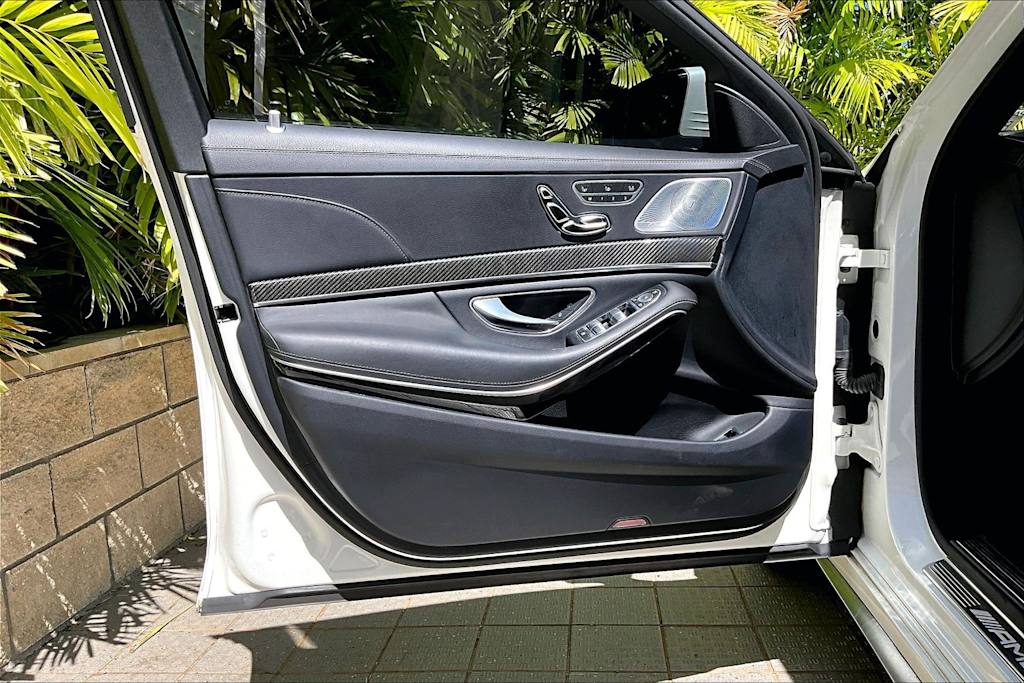 Thumbnail: 2015 Mercedes-Benz S-Class - 28