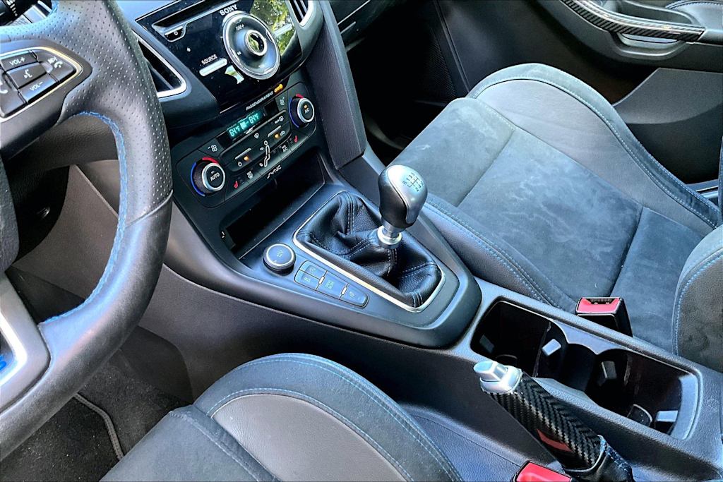Thumbnail: 2018 Ford Focus - 17