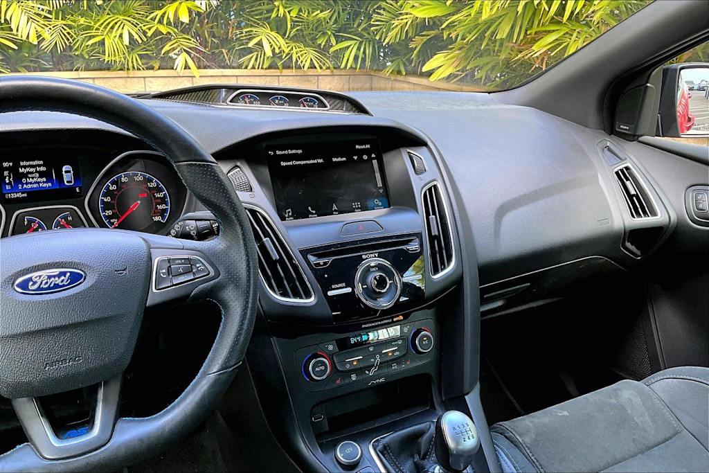 Thumbnail: 2018 Ford Focus - 15