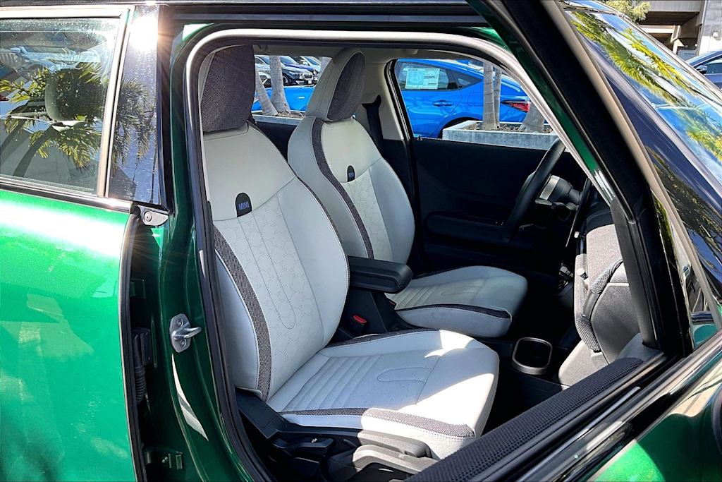 Thumbnail: 2025 MINI Cooper - 17