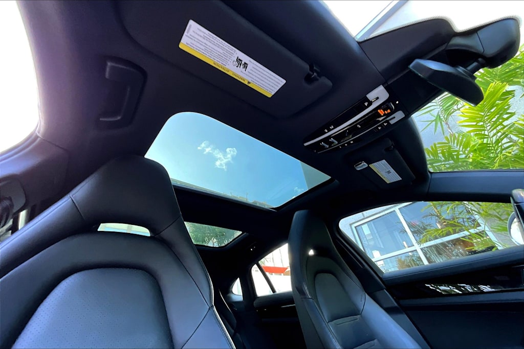 Thumbnail: 2018 Porsche Panamera - 31