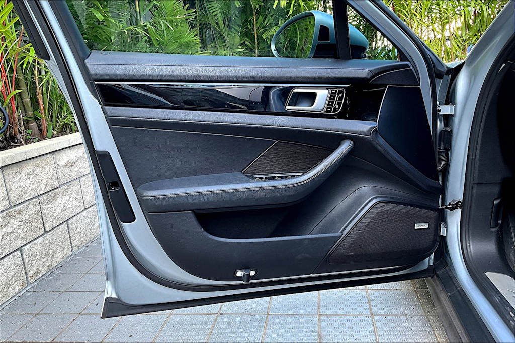 Thumbnail: 2018 Porsche Panamera - 28
