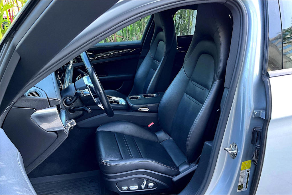 Thumbnail: 2018 Porsche Panamera - 10