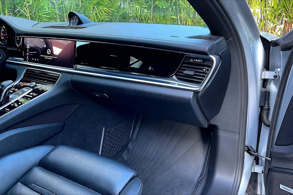 Thumbnail: 2018 Porsche Panamera - 25