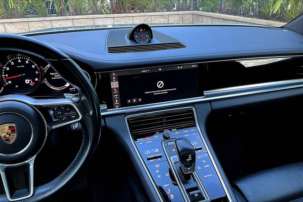 Thumbnail: 2018 Porsche Panamera - 14