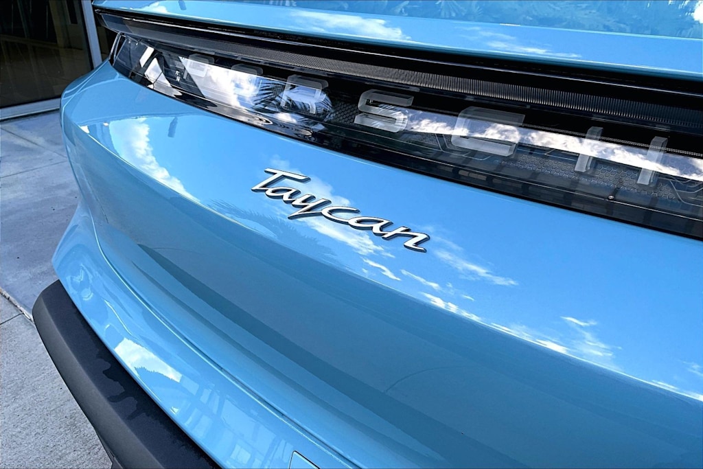 Thumbnail: 2023 Porsche Taycan - 6