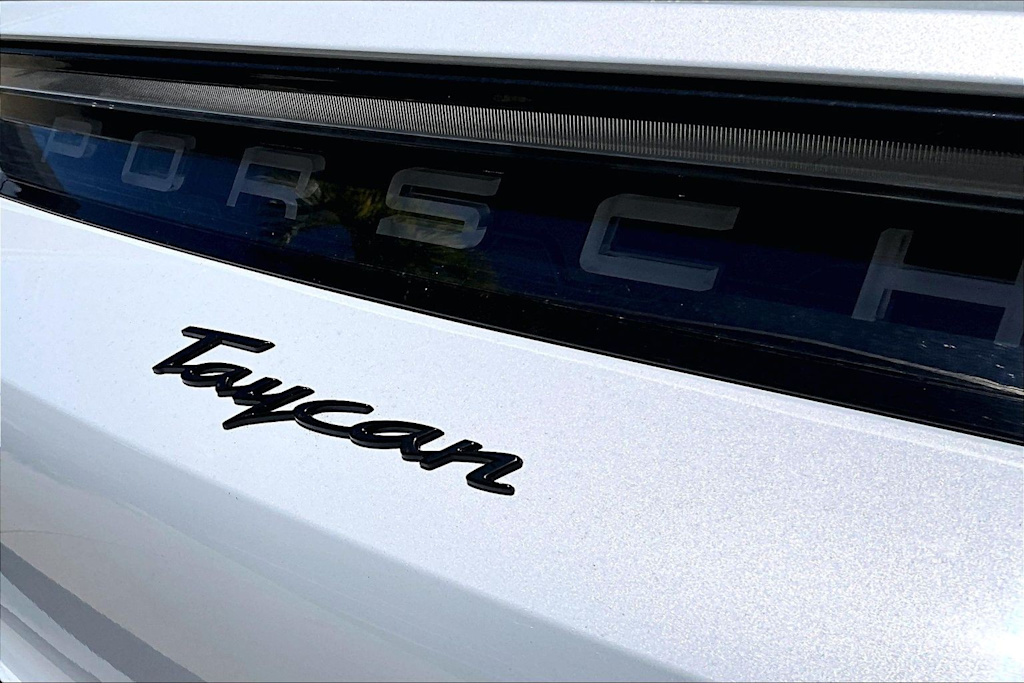 Thumbnail: 2021 Porsche Taycan - 6