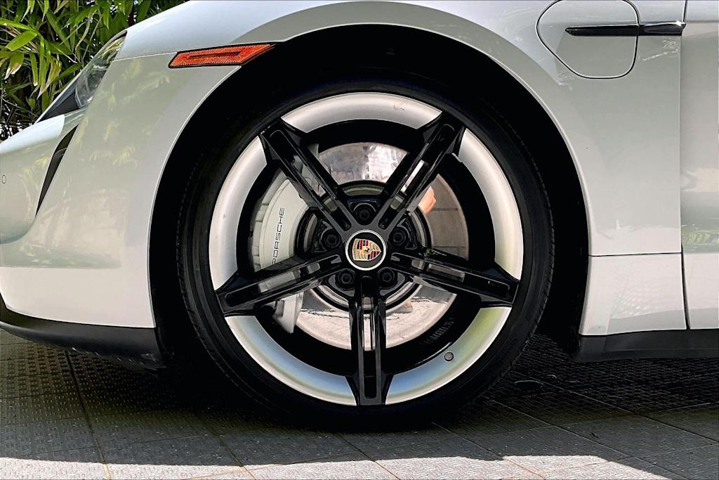 Thumbnail: 2021 Porsche Taycan - 7