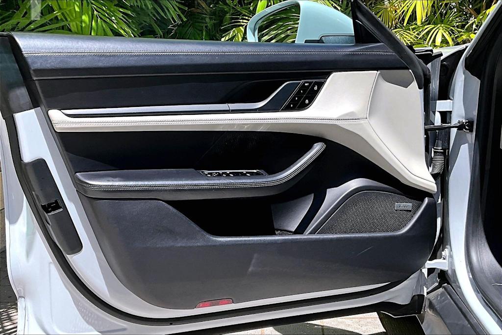 Thumbnail: 2021 Porsche Taycan - 27
