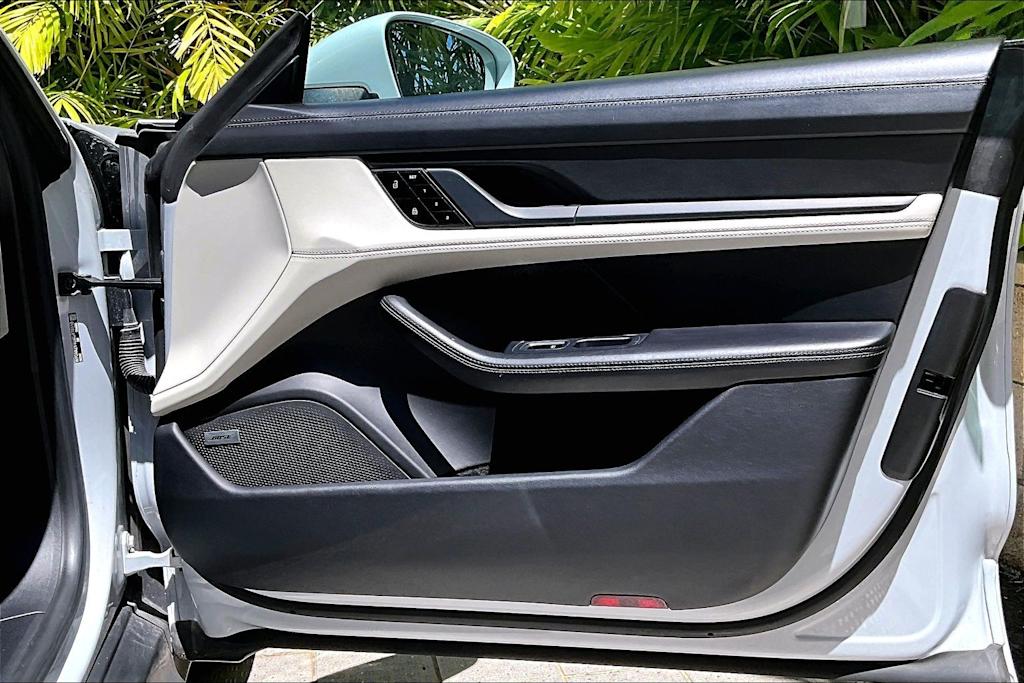 Thumbnail: 2021 Porsche Taycan - 28