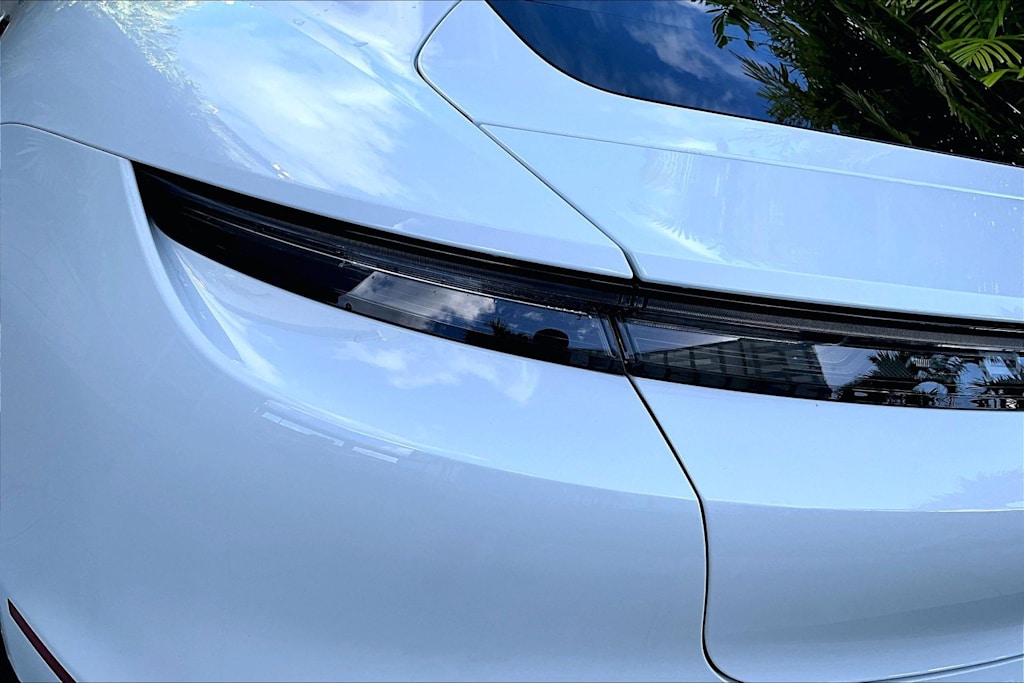 Thumbnail: 2023 Porsche Taycan - 31