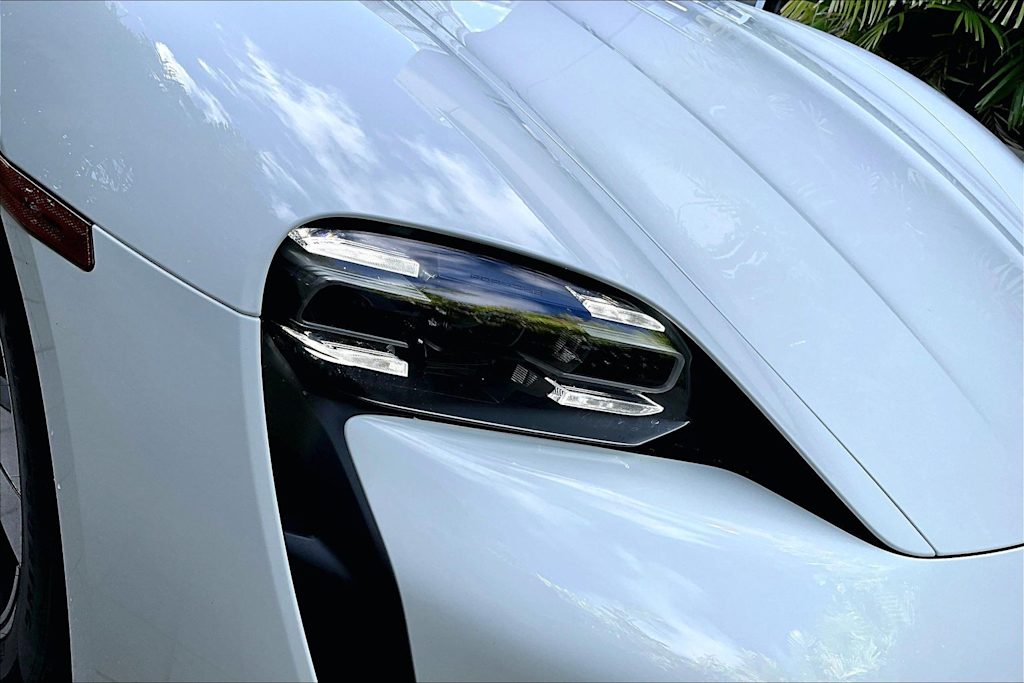 Thumbnail: 2023 Porsche Taycan - 30