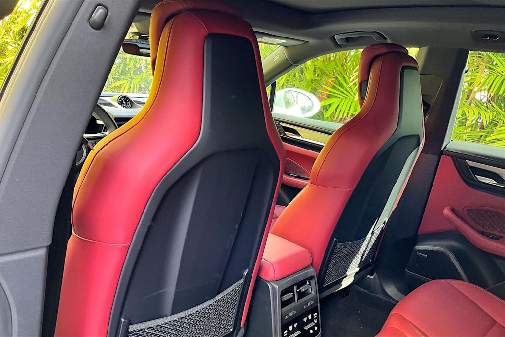 Thumbnail: 2024 Porsche Macan - 12