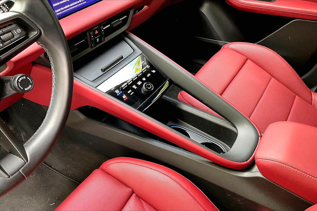 Thumbnail: 2024 Porsche Macan - 16