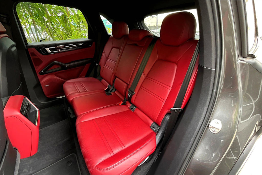 Thumbnail: 2021 Porsche Cayenne - 29