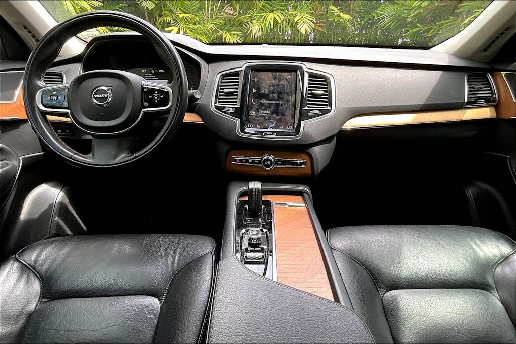 Thumbnail: 2021 Volvo XC90 - 10