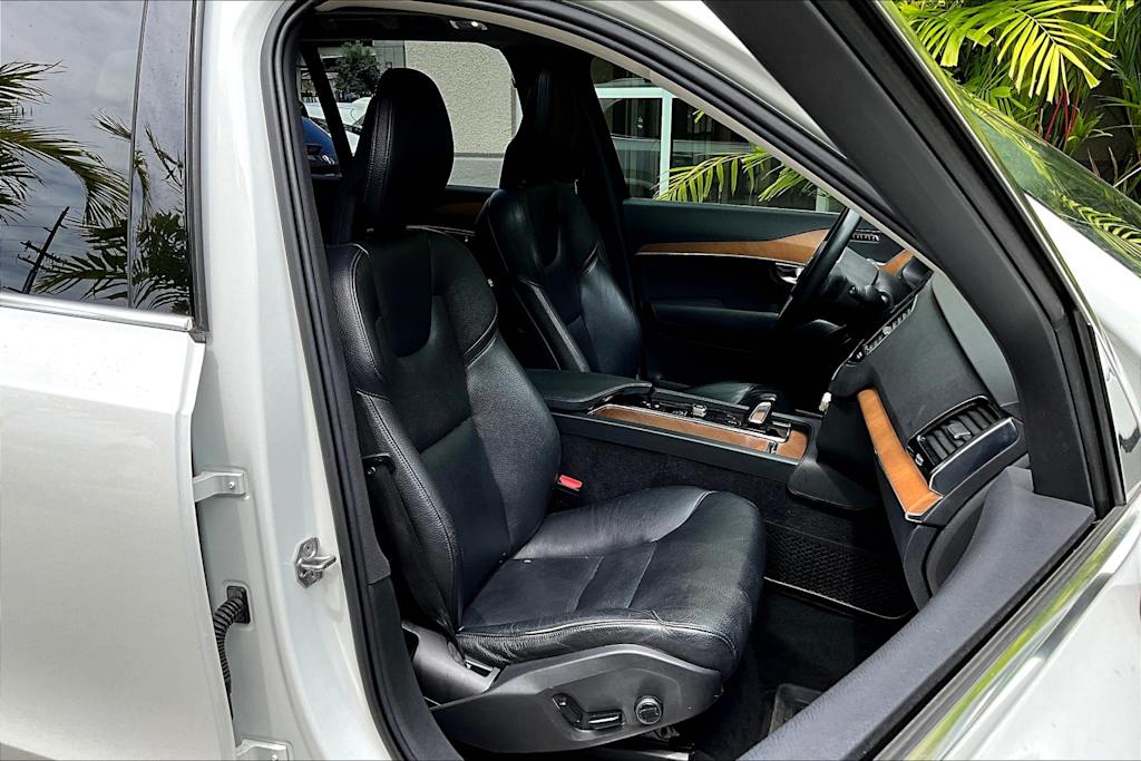 Thumbnail: 2021 Volvo XC90 - 22