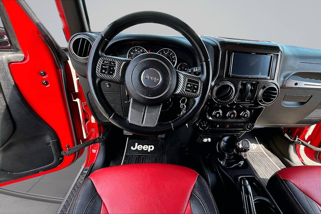 Thumbnail: 2015 Jeep Wrangler - 12