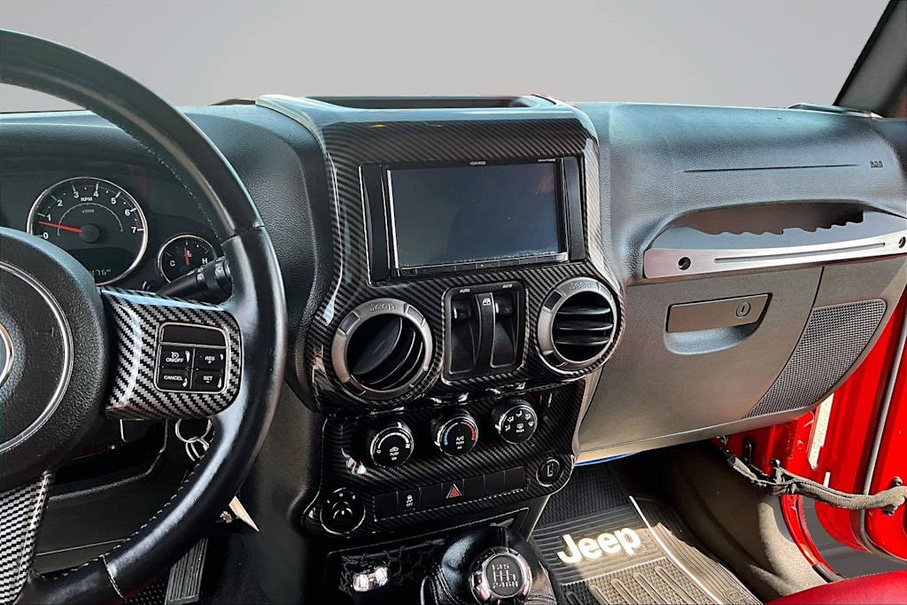 Thumbnail: 2015 Jeep Wrangler - 13