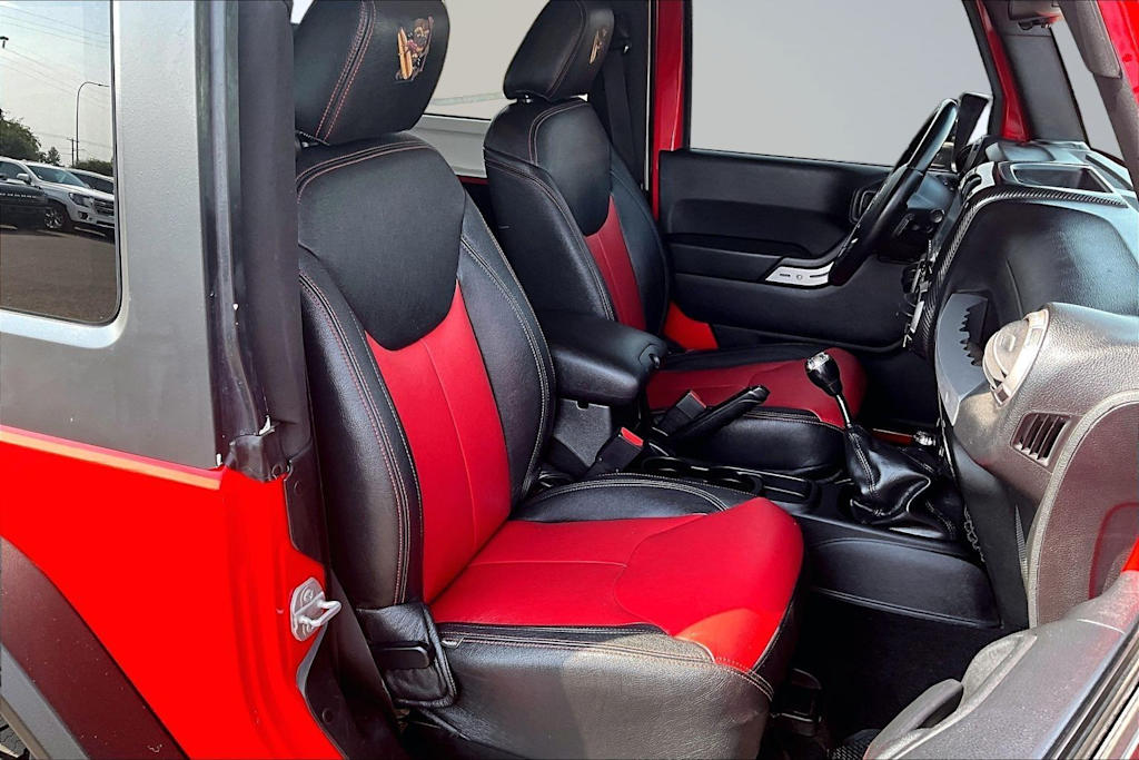 Thumbnail: 2015 Jeep Wrangler - 11