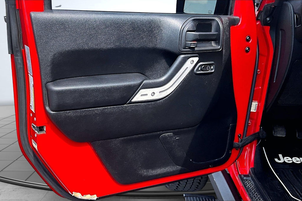 Thumbnail: 2015 Jeep Wrangler - 26