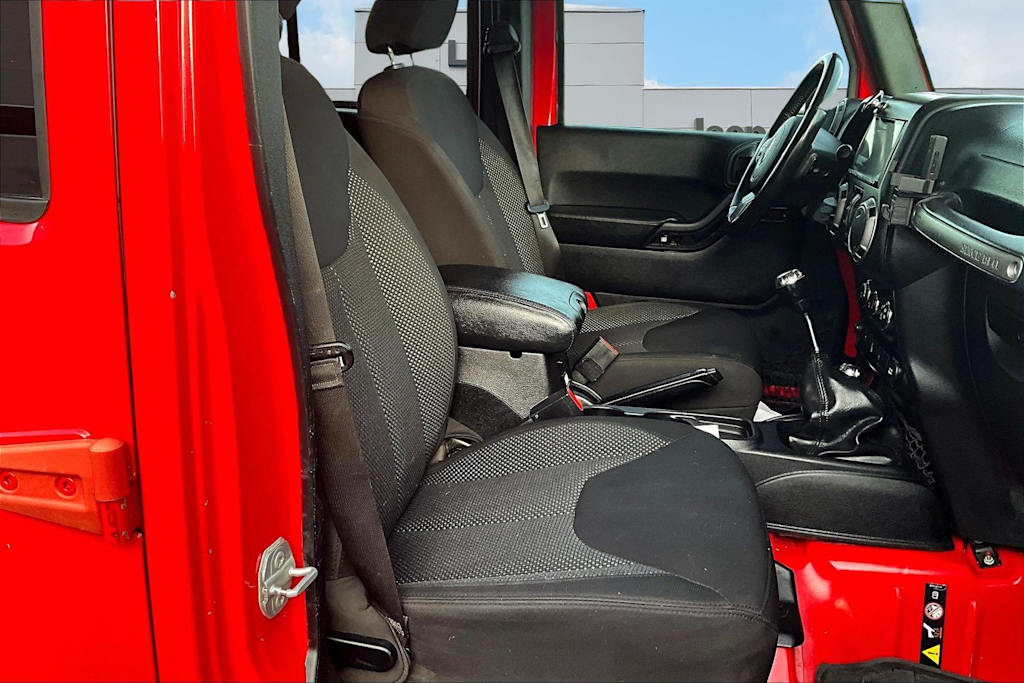 Thumbnail: 2016 Jeep Wrangler - 11